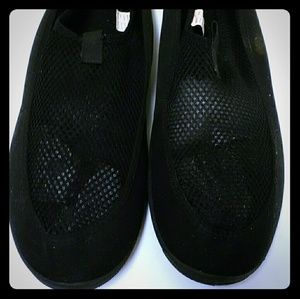 SwimBeach shoes new without tags